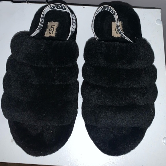 Ugh slippers - Picture 1 of 3